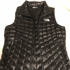 Black North face Women’s Puffer Vest, M